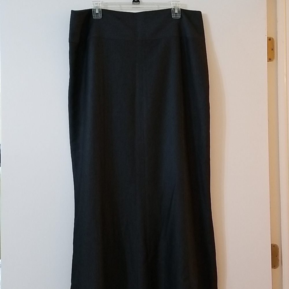 Fully lined gray full length skirt